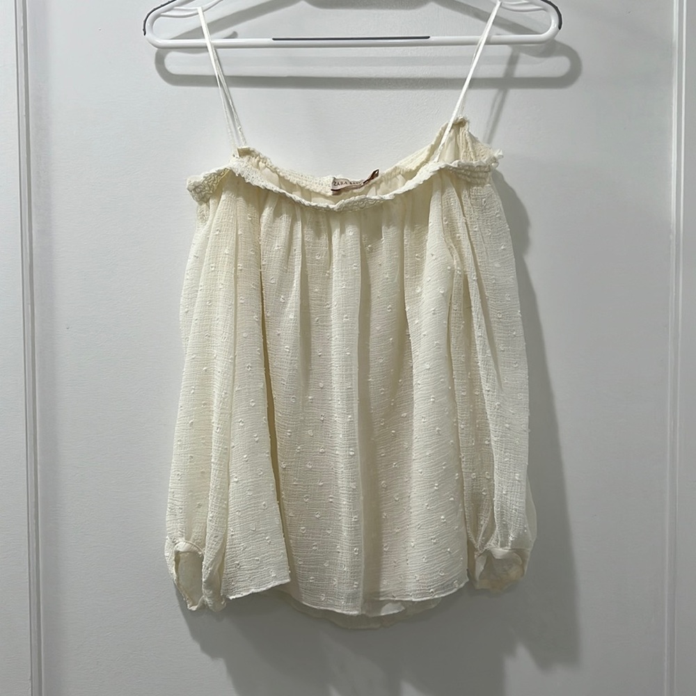 Zara Off shoulder Top in Creamy white - size xs